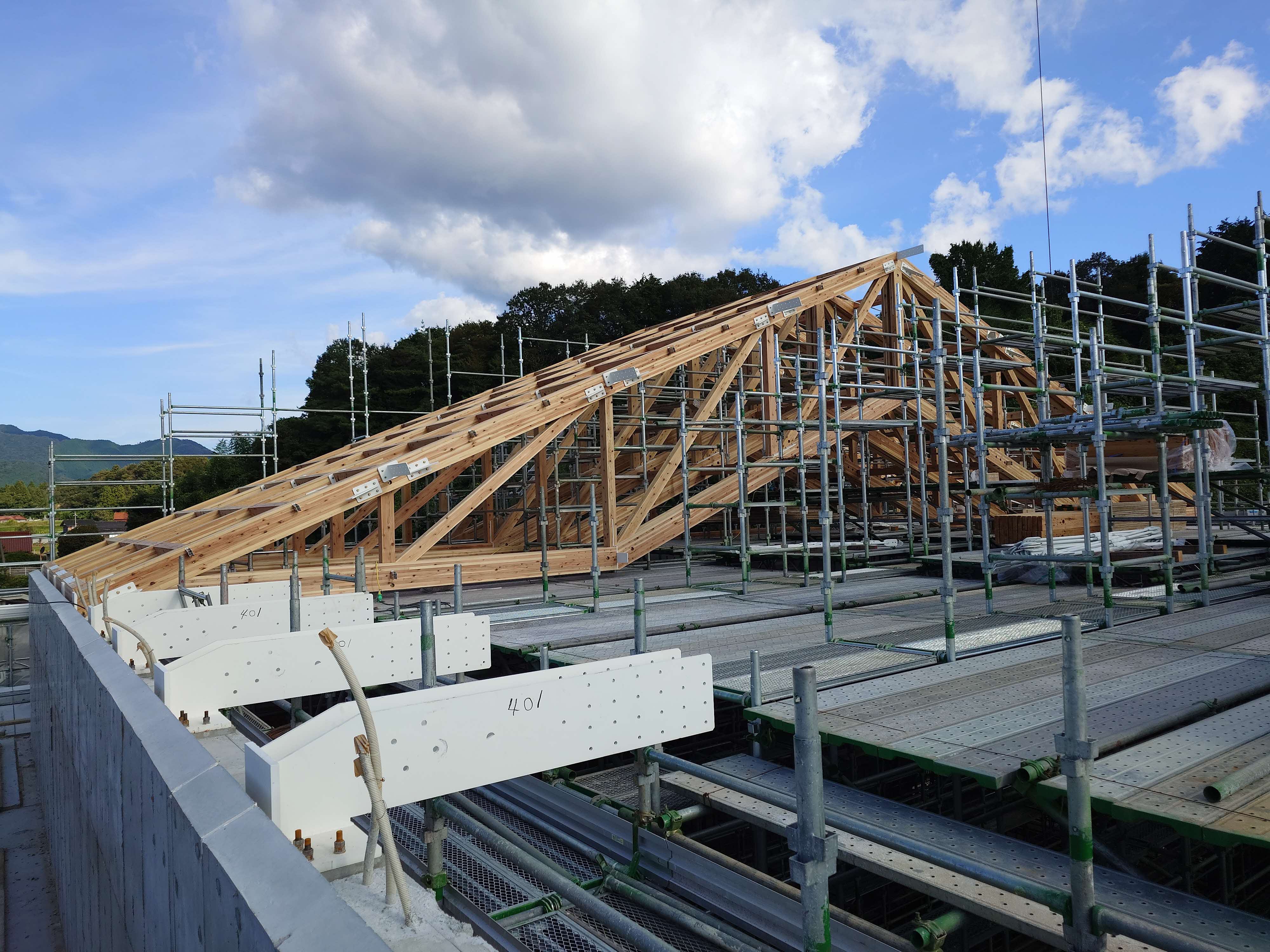 10月石見中学校G棟トラスの建方